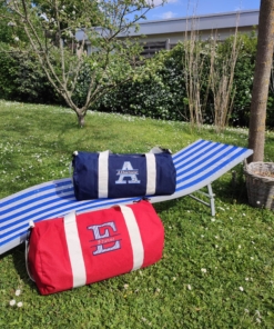 sac polochon brodé personnalisé toile sport deux tailles enfant bleu marine et adulte rouge Maison de Camaret