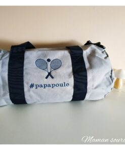 sac polochon brodé personnalisé enfant toile sport gris clair anses bleu marine Maison de Camaret