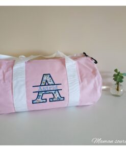 sac polochon brodé personnalisé enfant toile sport rose anses blanche Maison de Camaret