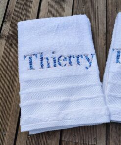 serviette de toilette brodée Thierry Maison de Camaret-min