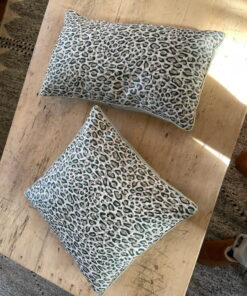 coussin carré et rectangle jacquard léopard vert dos velours vert Maison de Camaret