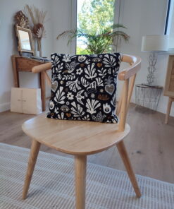 coussin carré jacquard Mage fond noir passepoil doré Maison de Camaret